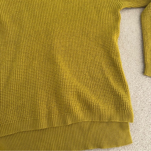 WILFRED FREE Sz Medium 100% Wool Yellow Waffle Knit Chunky Crew Neck Sweater - Picture 7 of 8